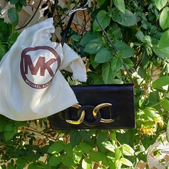 Michael Kors Oversized ID Chain Leather‎ Clutch, Bl - Picture 6 of 8